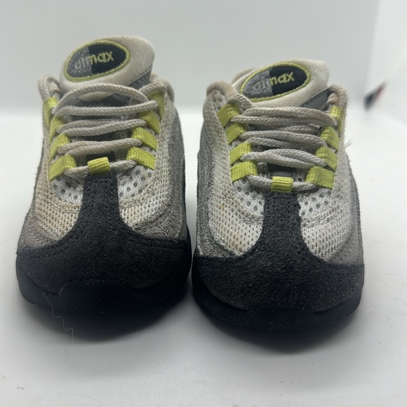 Nike infant AirMax sneakers from 2009 - Picture 4 of 10